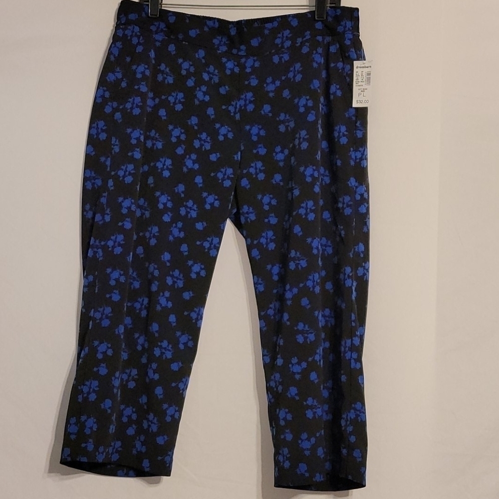 ROZ Ali Dress Barn Petite Floral Capri pants
